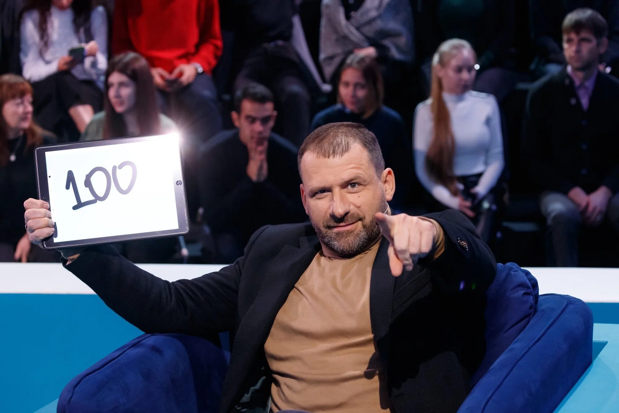 Что сегодня будет идти по стс. Шоу на стс лига. шоу стс данила. суперлига шоу стс. ведущий суперлиги на стс.