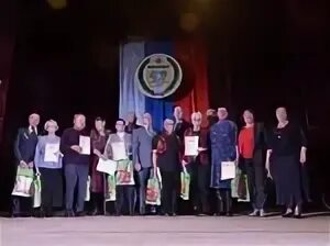 Химия движения омск 26 мая. 55 лет ветеранскому движению. 55 лет ветеранскому движению в омске. день учителя награждение омск фото. дом ветеранов в омске ансамбль хорошее настроение в омске.