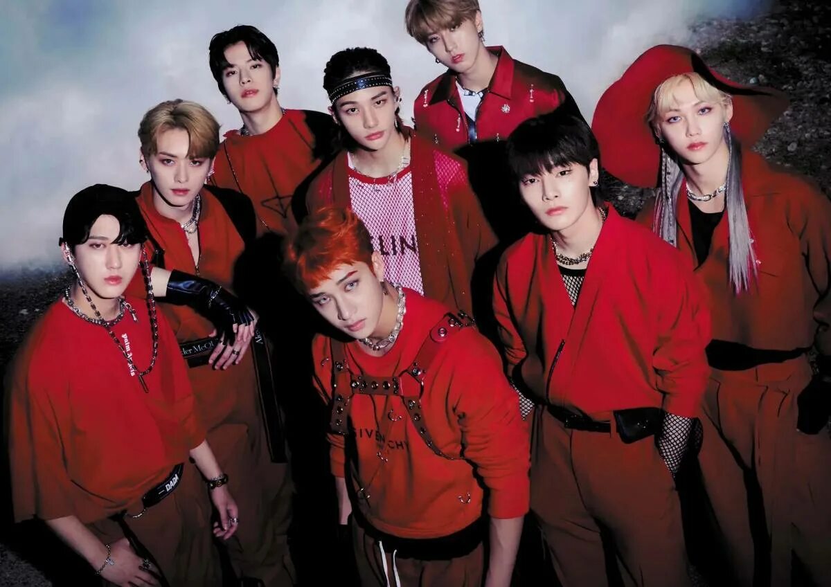 Группа stray kids 2020 backdoor. Группа stray kids участники 2022. Стрей кидс тгк. Стрей кидс тгк. Стрей кидс тгк.