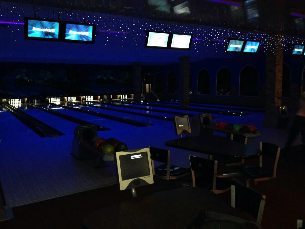 Нижний новгород казанское шоссе 11 индиго life. Боулинг европа сити нижневартовск. Боулинг индиго. Боулинг нижний новгород сормовский. Боулинг в рио нижний новгород.