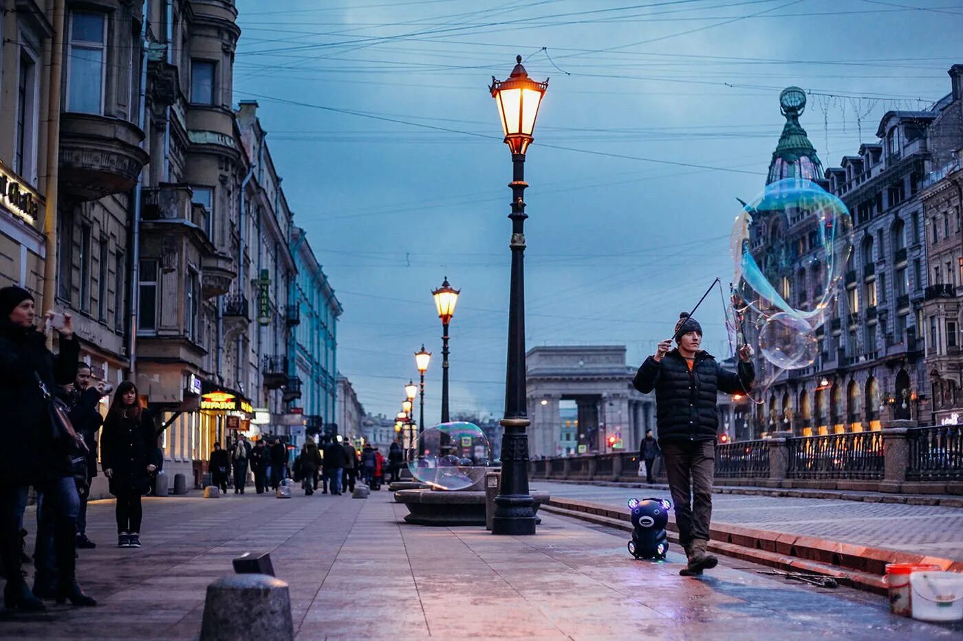 Надолго в городе. Люди на улицах Питера.