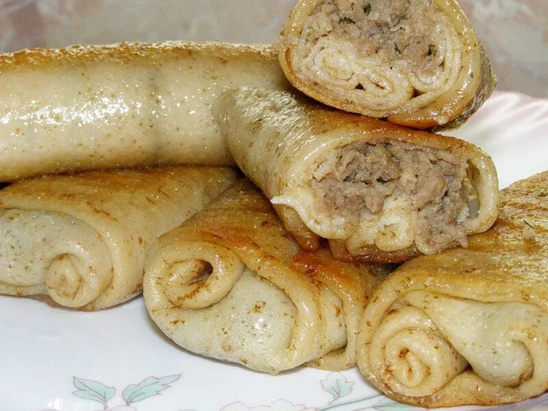 Бризоль классический. Блинчики для фарширования мясом. Блинчики с мясом. Блины с мясом. Блины с говядиной.