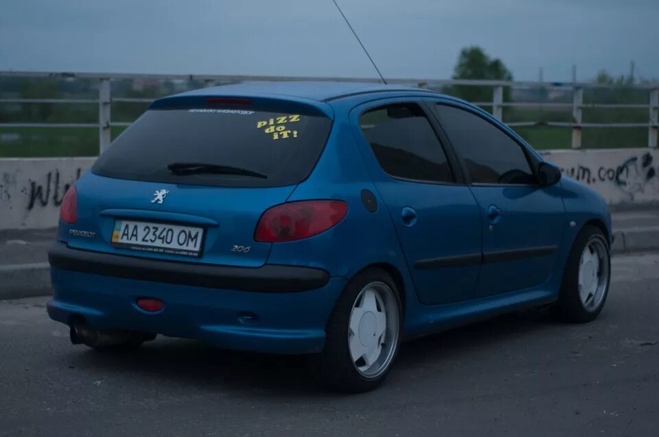 Пежо 206 14. Колпак на пежо 206. Пежо 206 2001г. Пежо 206 14 70. Пежо 206 голубой.