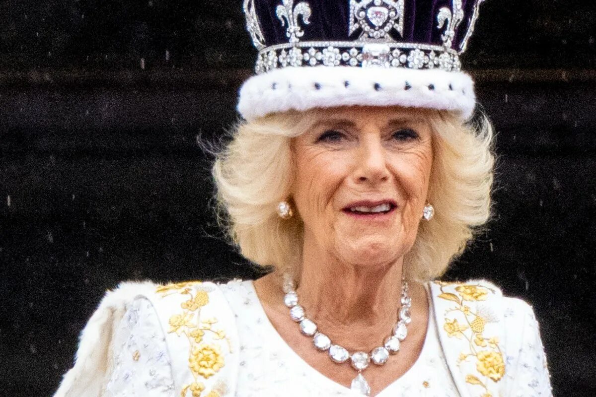 СМИ: Королева Камилла на фоне болезни Карла III решила уехать на отдых