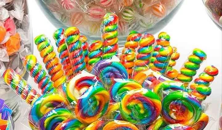 Candy warehouse. Candy warehouse. Aisle. Wholesale stores. Кэнди соунс политик.