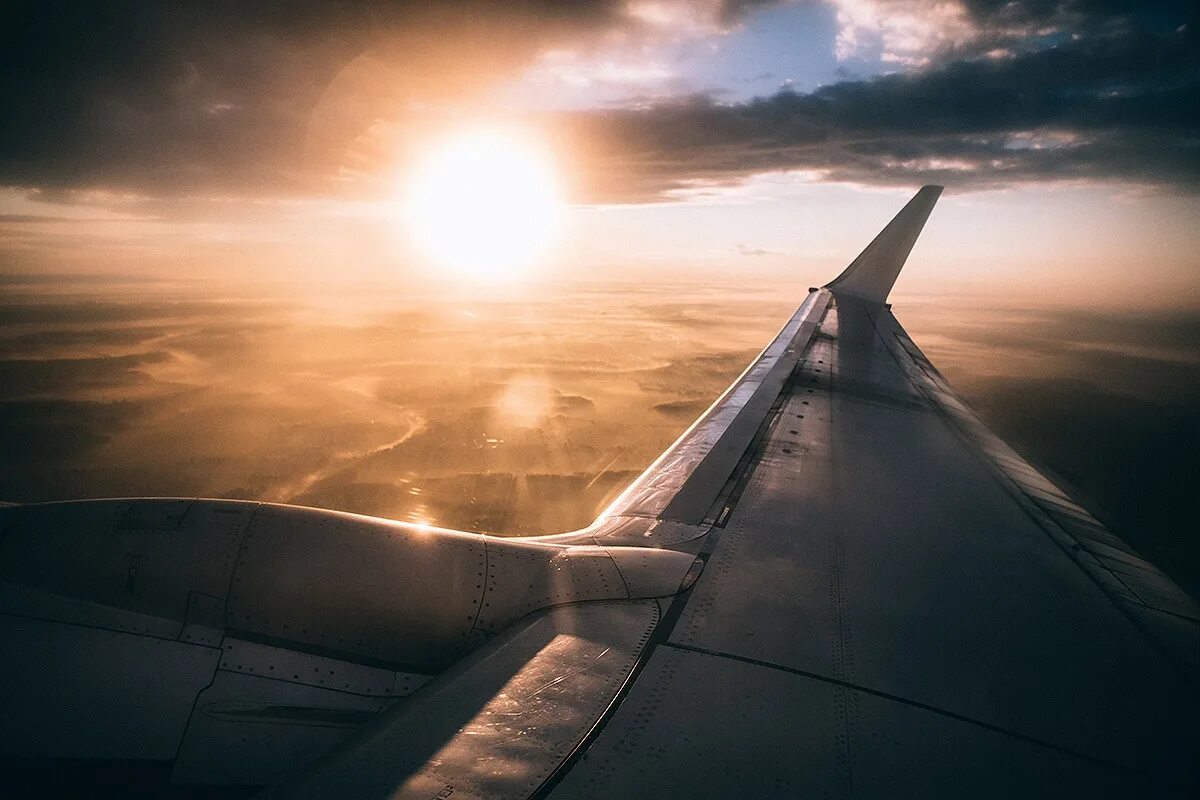 Вид из самолета. Красивый вид из самолета. Крыло самолета. Закат из самолета. Научиться летать на самолете