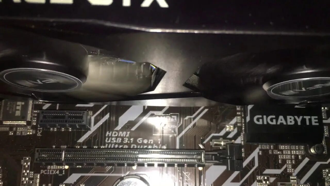 Как выбрать видеокарту для компьютера. Видеокарта потрескивает. Nvidia broadcast нагружает видеокарту. Изгиб видеокарты. Почему перегревается видеокарта.