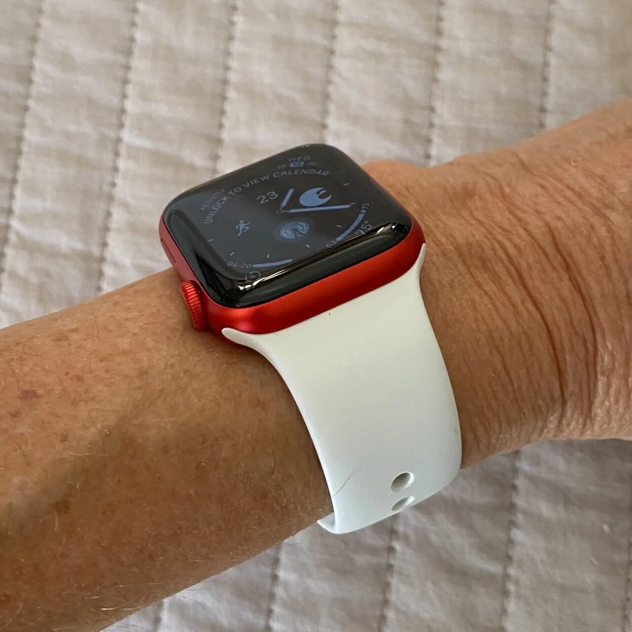 Apple watch 8 40mm. Apple watch 6 44 mm Red. Apple watch 6 40mm Red. Apple watch Series 6 Red. Apple watch Series 8 41mm Red.