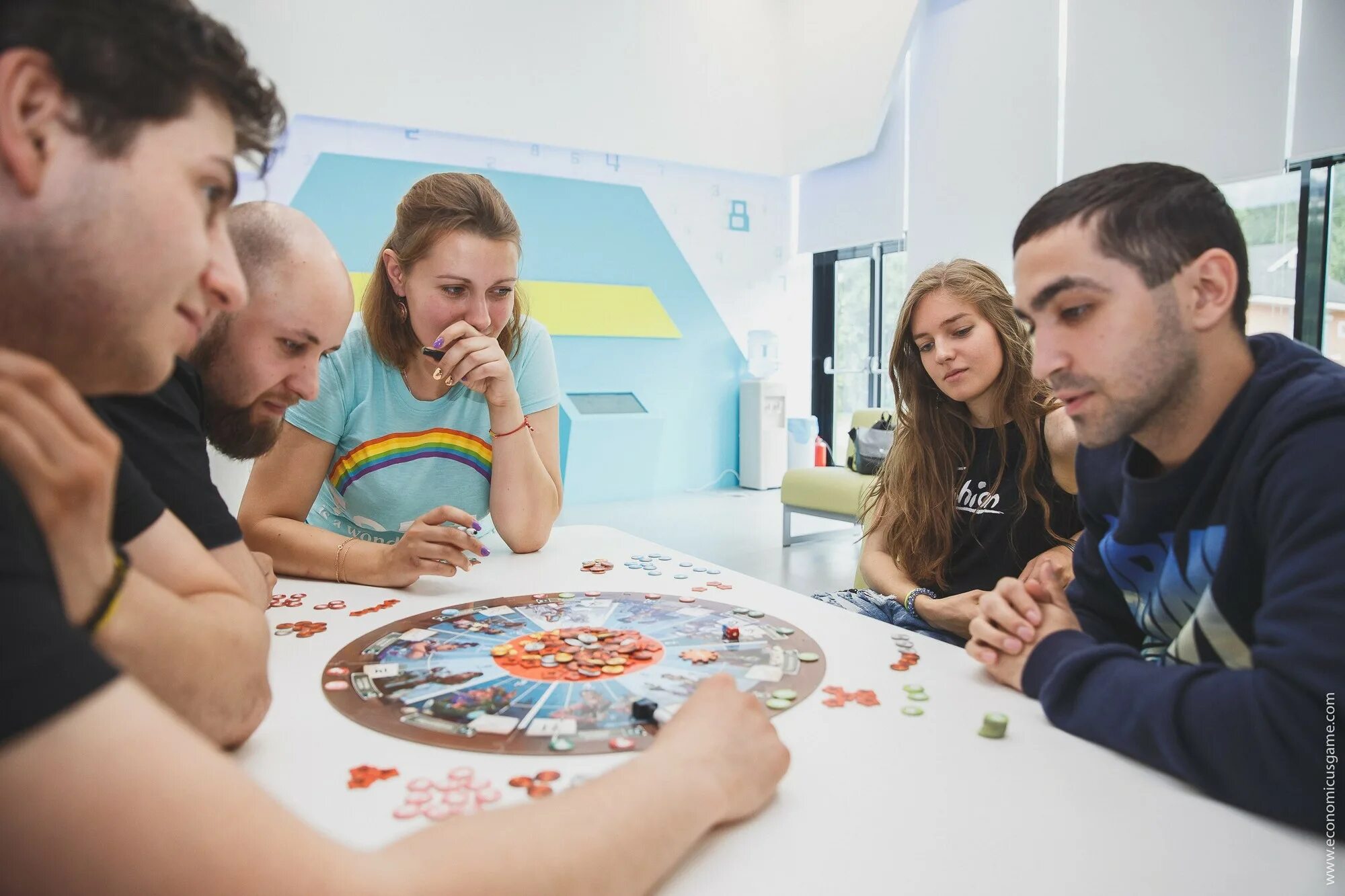 Игра brain game. Соревнования по настольным играм. чемпионат по настольным играм. настольная игра &quot;турнир&quot;. настольные игры мероприятие.