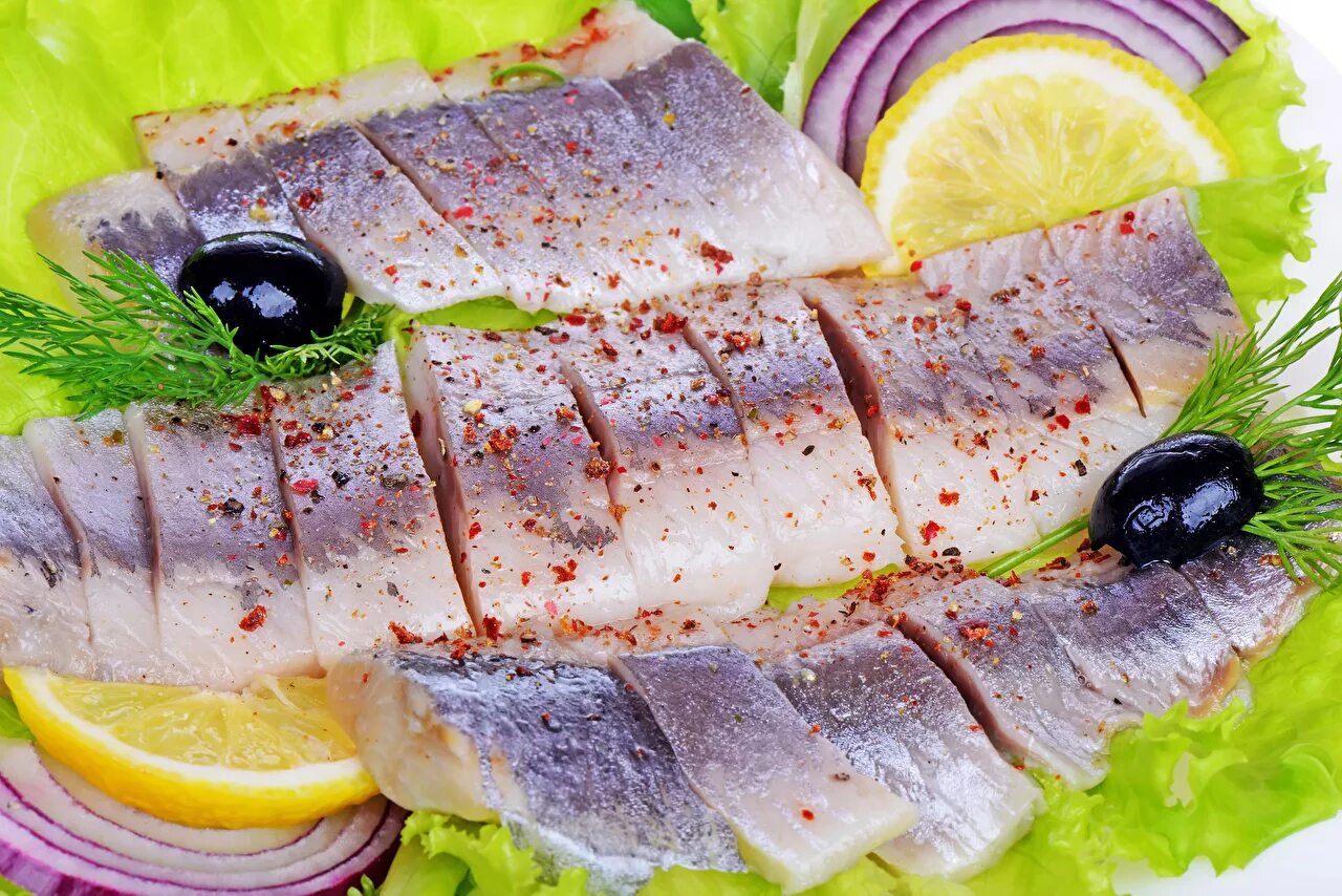 Как вкусно замариновать селедку