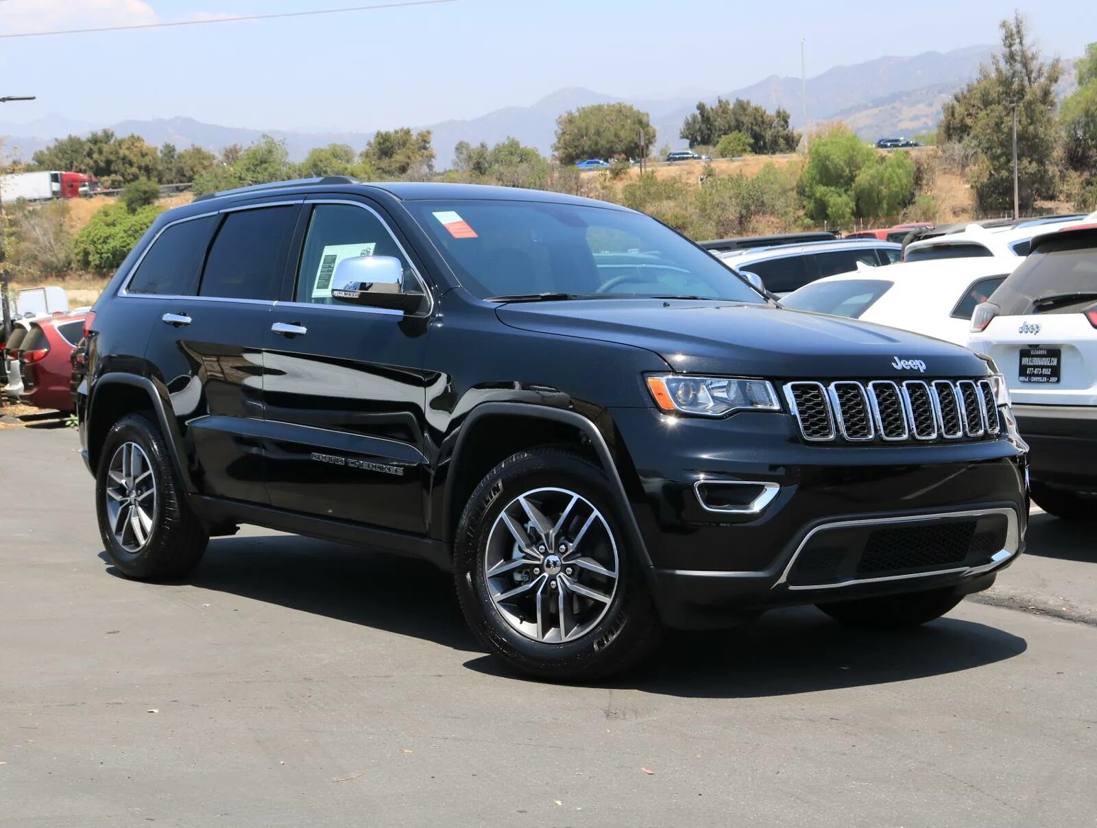 Cherokee limited. Jeep Grand Cherokee Limited 2018. Джип Гранд Чероки Лимитед 2018. Jeep Grand Cherokee Overland 2018. Jeep Grand Cherokee Limited 2014.