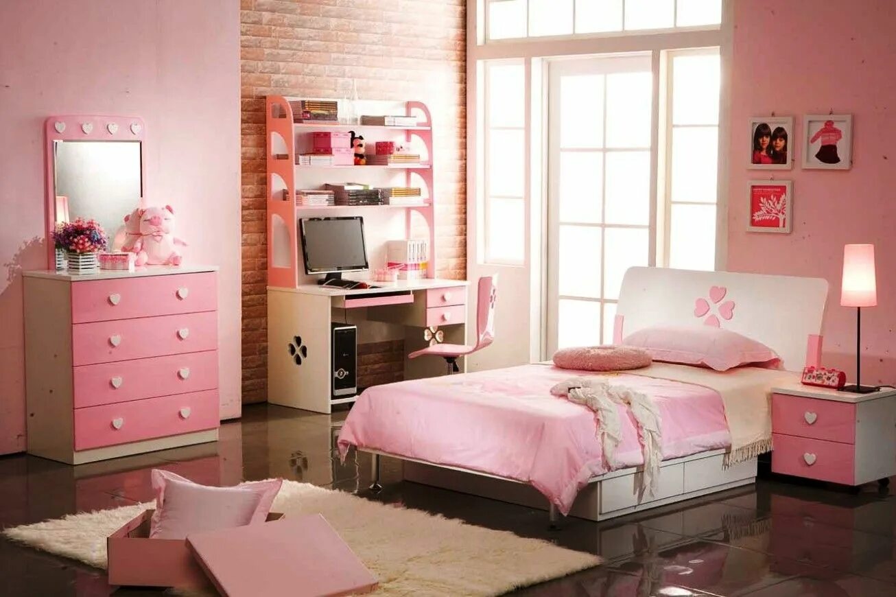 Hot girls room