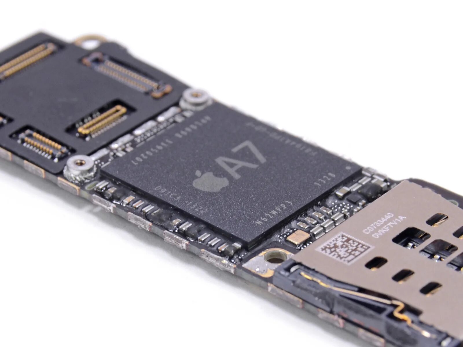 Какой процессор в айфон. Iphone 5s процессор. apple a7 процессор. процессор айфон 5s. процессор айфон 5.