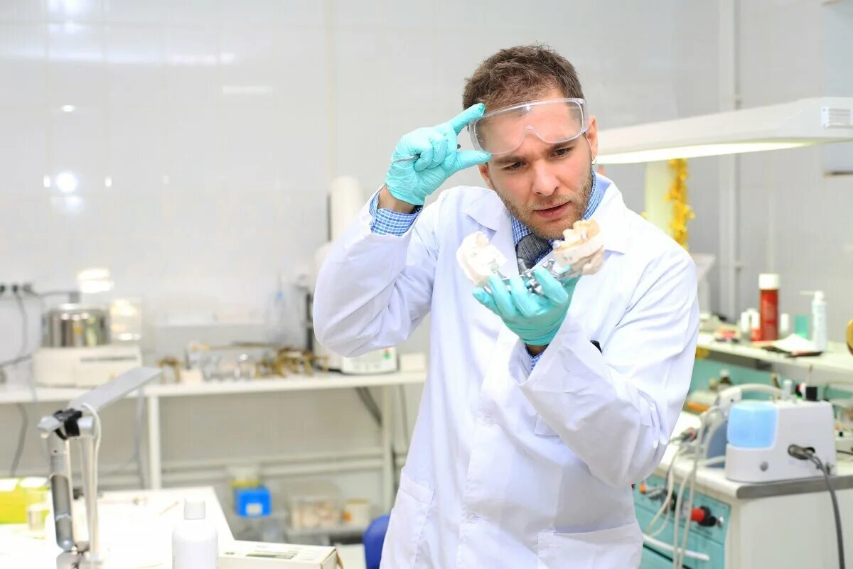 О профессии зубного техника. Профессия зубной техник. Проект мой папа стоматолог. Моя профессия зубной техник. О профессии зубного техника.