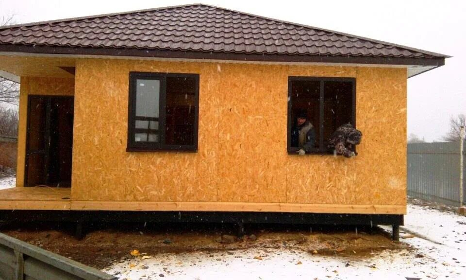 Саратов дом под ключ сип панели. Дом из СИП панелей. Домик из СИП панелей. Баня из СИП панелей. Баня СИП панели.