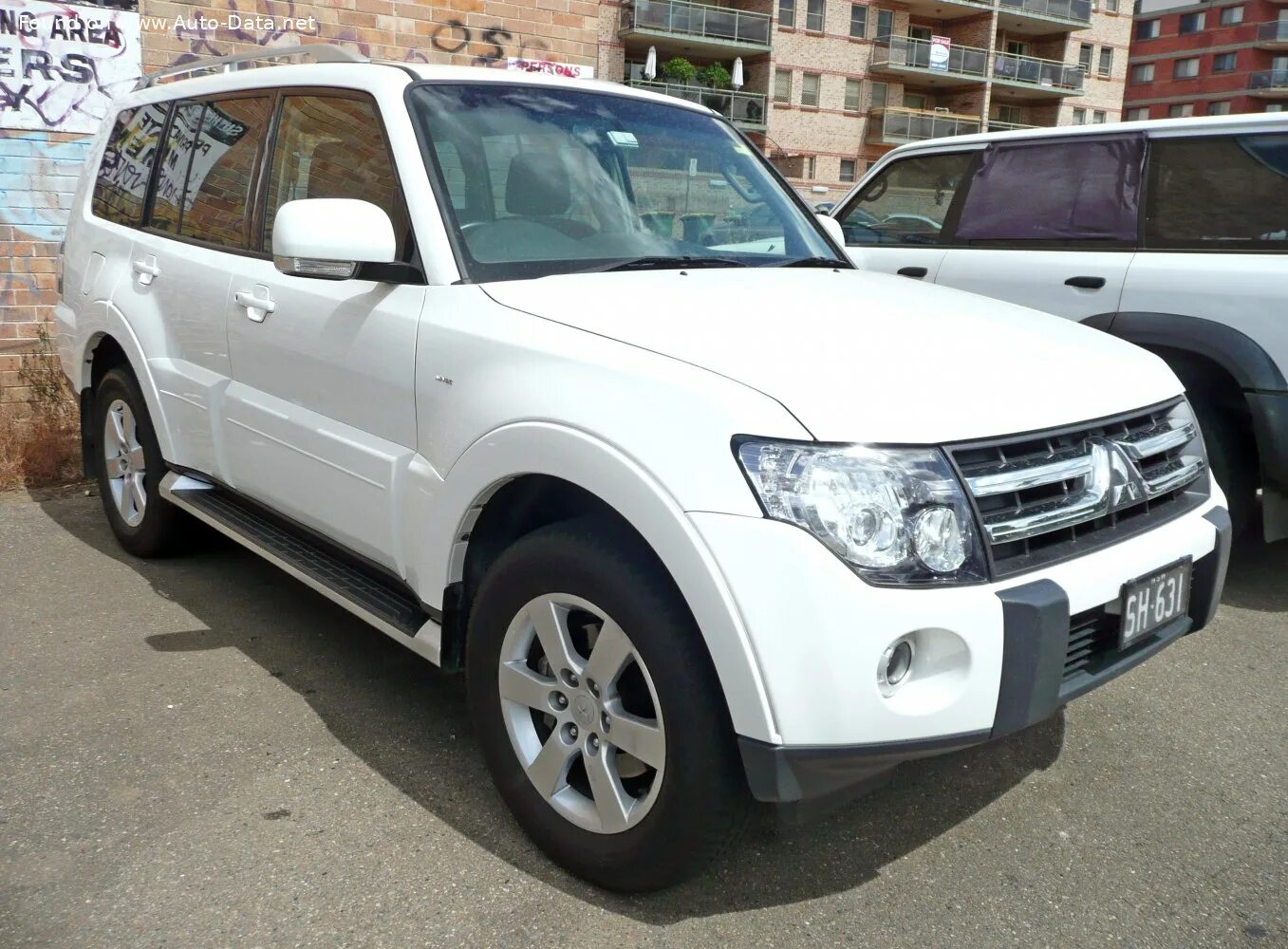 Mitsubishi Pajero 2008 белый. Mitsubishi Pajero 2009. Митсубиси Паджеро 4 2009. Митсубиси Паджеро 2006 белый. Mitsubishi pajero 3 бензин