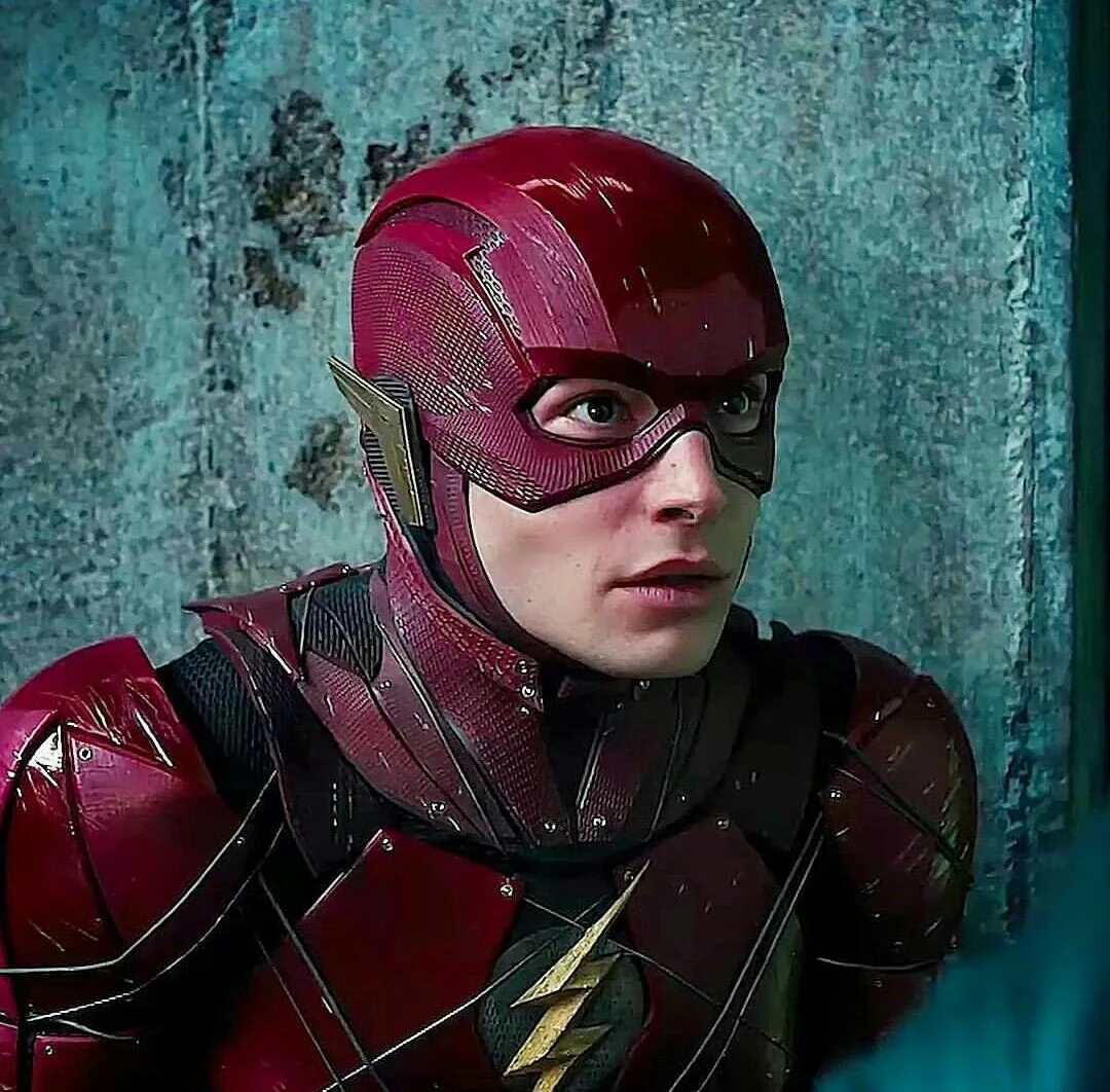 Лицо flash. Барри Аллен Эзра Миллер. Барри Аллен лига справедливости Эзра Миллер. Барри Аллен флэш Эзра Миллер. Flash Эзра Миллер.