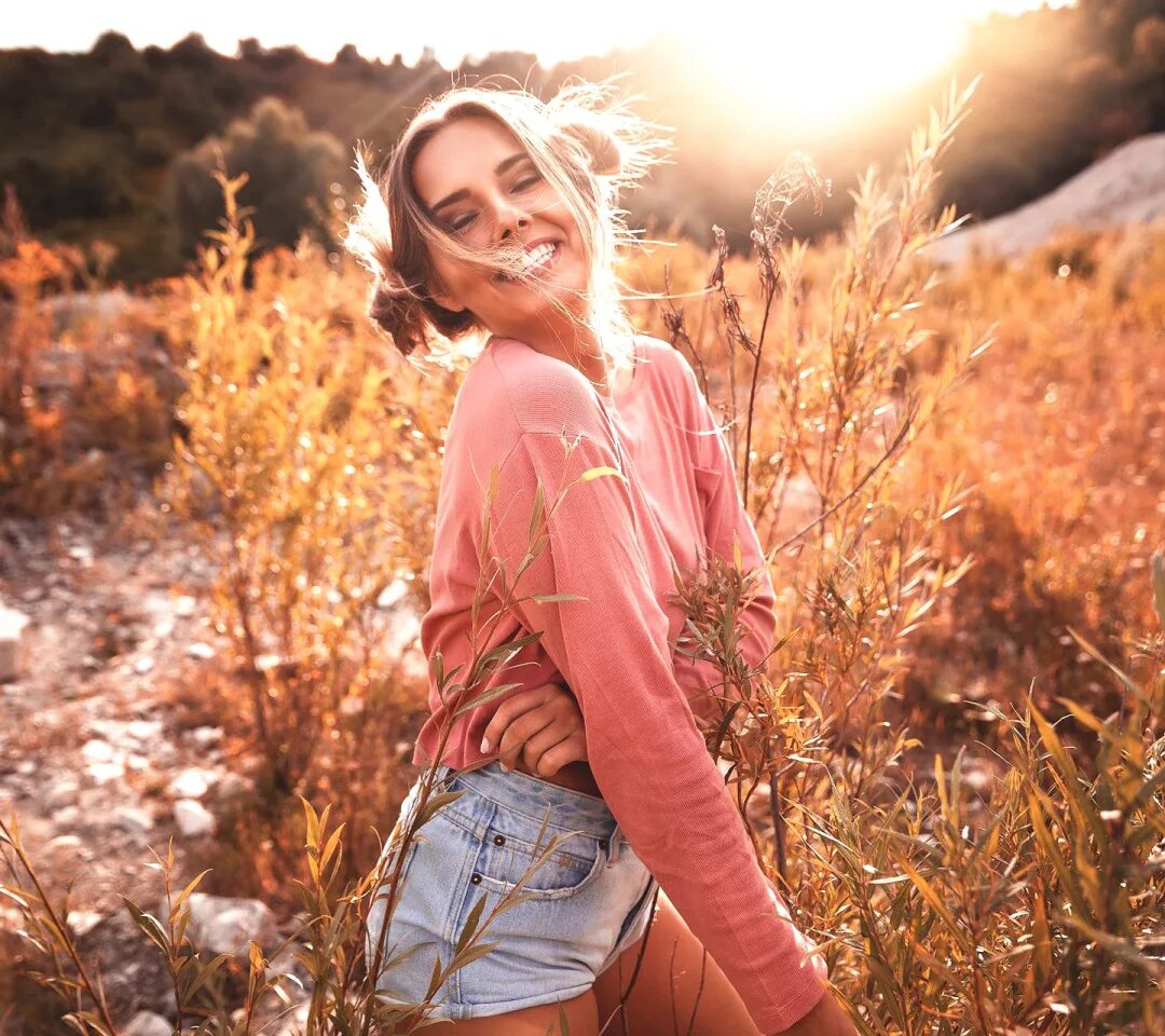 The sun is joy записи. The sun is joy записи. Стих на англ яз про весну. Трек солнца. I'm happy today песенка.