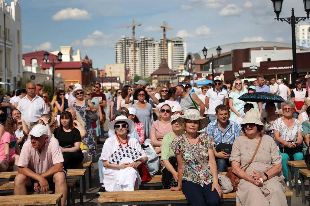 Жители города Барнаула. Барнаул люди. Барнаульцы люди. Жители Барнаула фото. Жителей который также был в