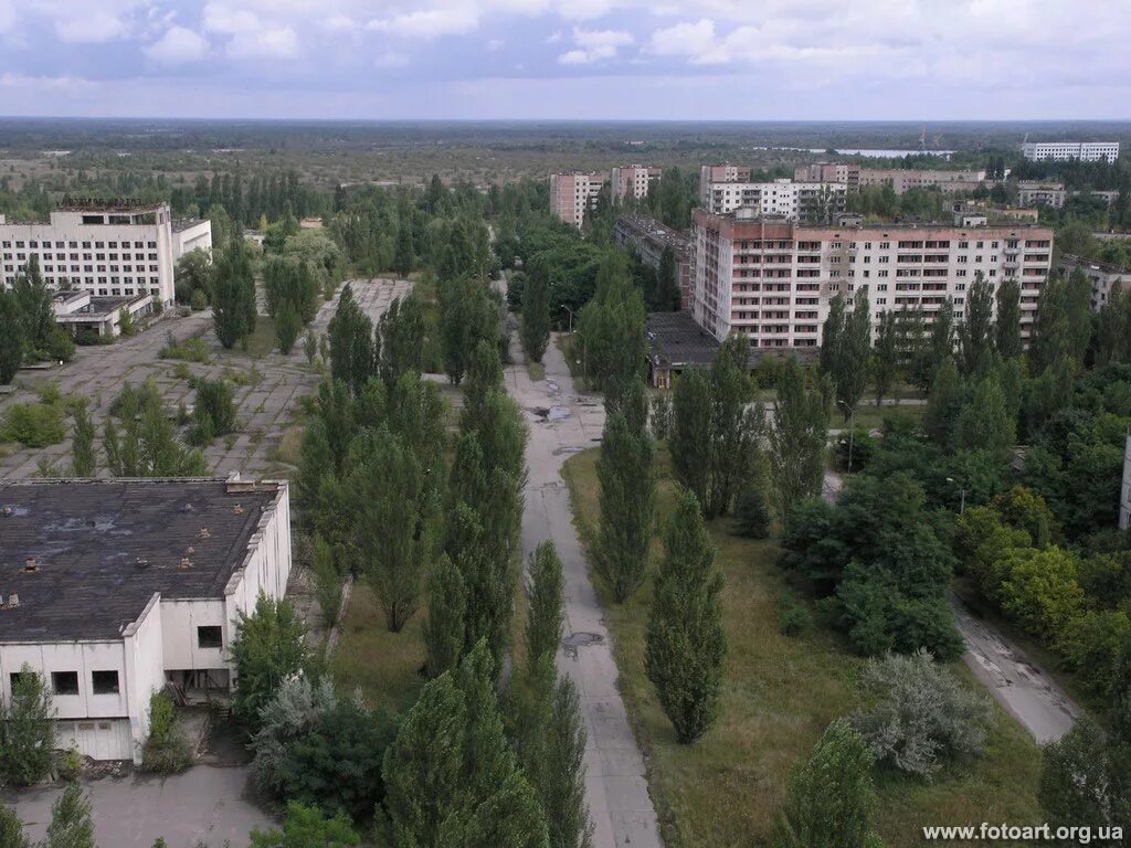 Город во франции припять. Город Припять. Припять Центральная площадь. Припять центр города. Припять 2006.