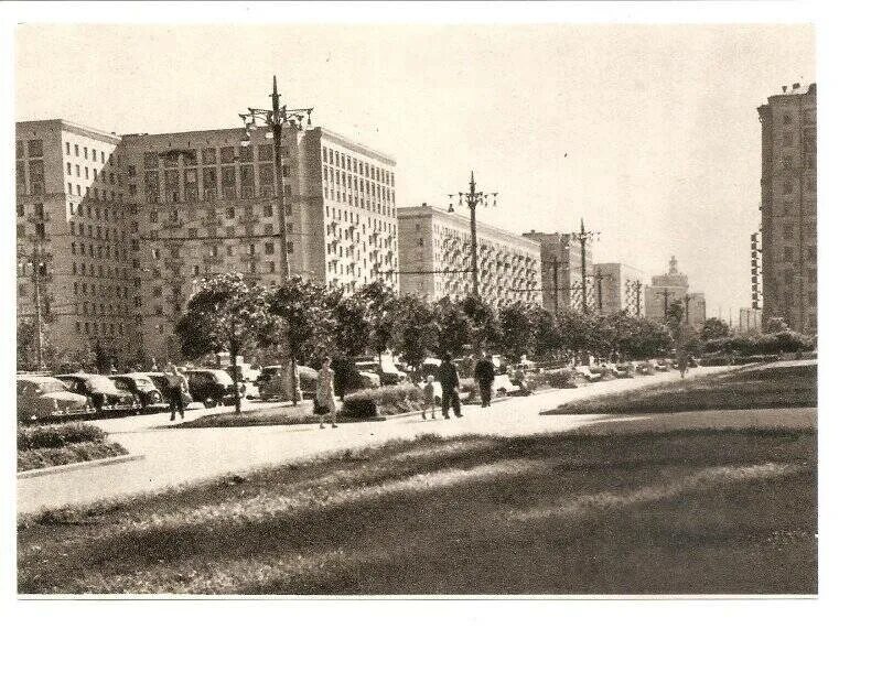 Москва улица 1812 года 1. Сквер на углу улицы 1812 года и кутузовского проспекта. кутузовский проспект фото 1941. кутузовский проспект улица артамонова. кутузовский проспект и улица 1812 старое фото.
