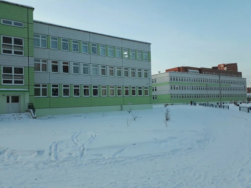 Красноярск школы октябрьский. Школа 152 Красноярск. Школа 152 Красноярск Ястынская. Школа 158 Красноярск. Школа 152 Красноярск Ершова.