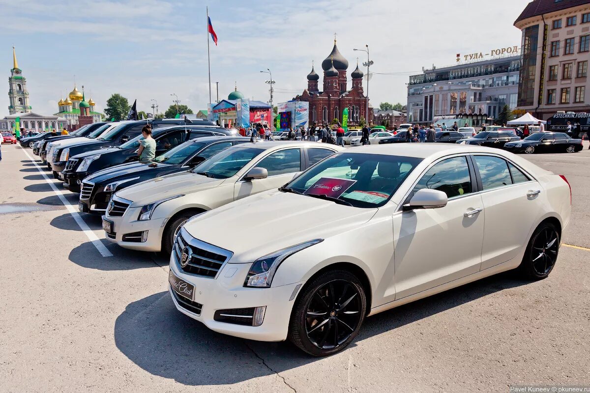 Тула машина. Тульский автомобиль. Выставка автомобилей Тульская. Кадиллаки Тула.