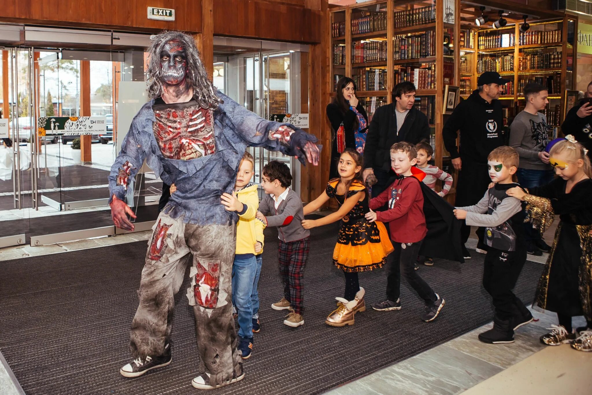 Конкурс костюмов на хэллоуин объявление. Конкурсы к хэллоуину. Halloween contests. Хэллоуин реклама. Halloween contests.