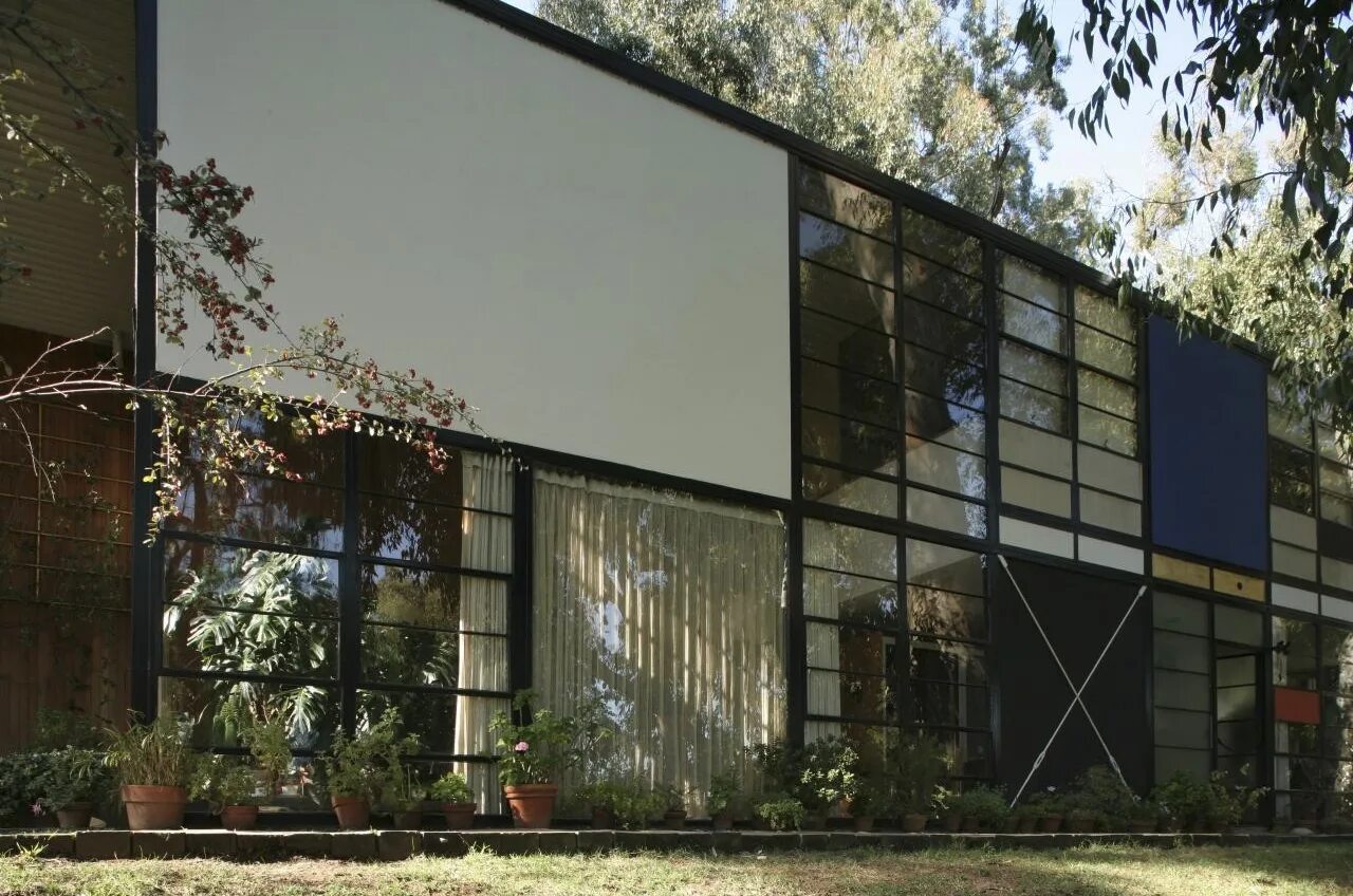 Case study House 19 в Лос-Анджелесе. Eames House Charles and ray Eames 1949.