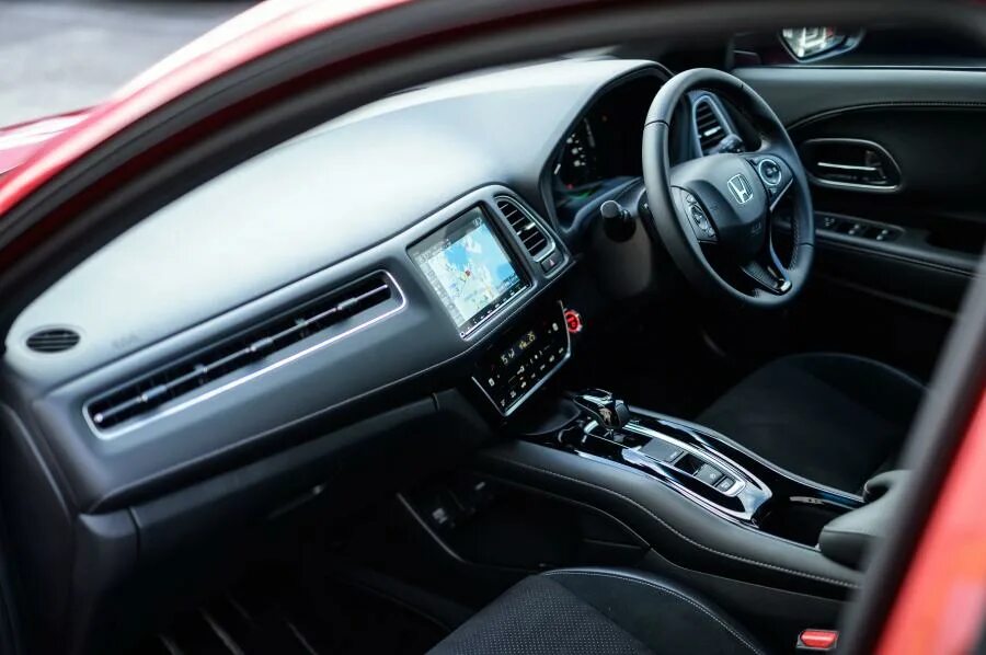 Климат контроль honda vezel. Приборная панель honda vezel. Накидка на приборную панель хонда везел. Honda vezel 2014 салон. Honda vezel 2018 салон.