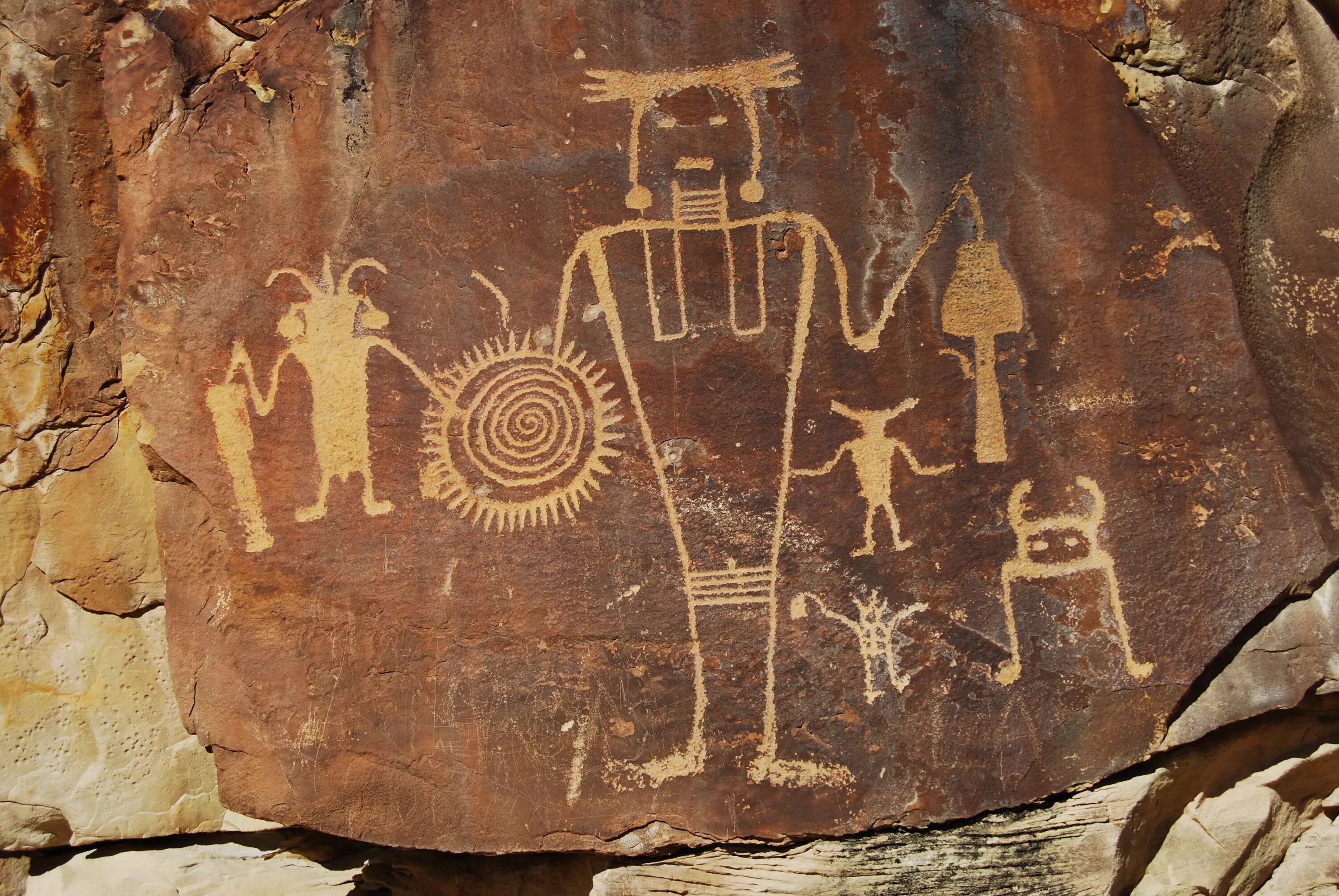 Рисуем людей на камнях. Петроглифы неолита. Наскальные индейские петроглифы. Палеоконтакт петроглифы. Петроглифы палеолита.