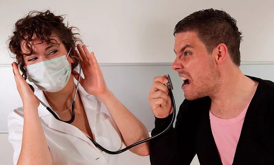 Оскорбление врача. Оскорбление врача. Конфликт между врачом и пациентом. Пациент оскорбил медперсонал. Оскорбление медработника статья.