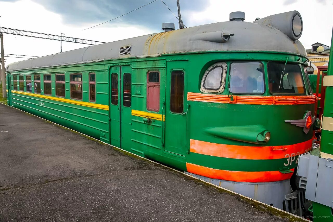 Головной вагон. Головной вагон. Головной вагон. Эр9 головной вагон. Электропоезд эр2 головной вагон сбоку.