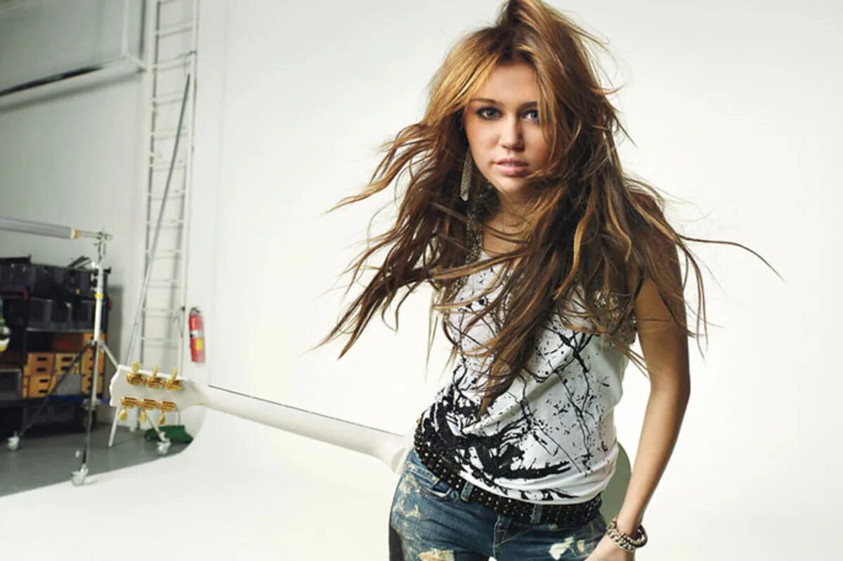 Й фото. Виолетта Игошина. Miley Cyrus Jennifer. Инна Игошина певица. Maria Hahn Singer.