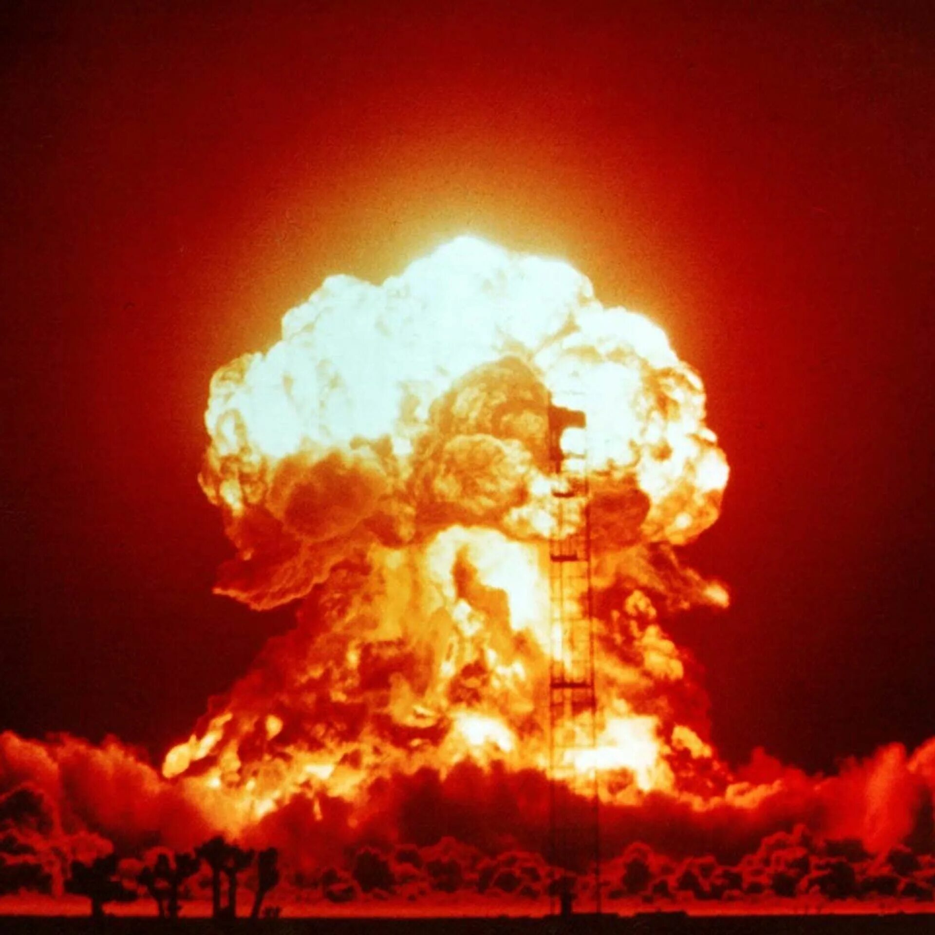 Ядерные взрывы в мире. Атомный взрыв. Гриб от взрыва. Термоядерный взрыв.