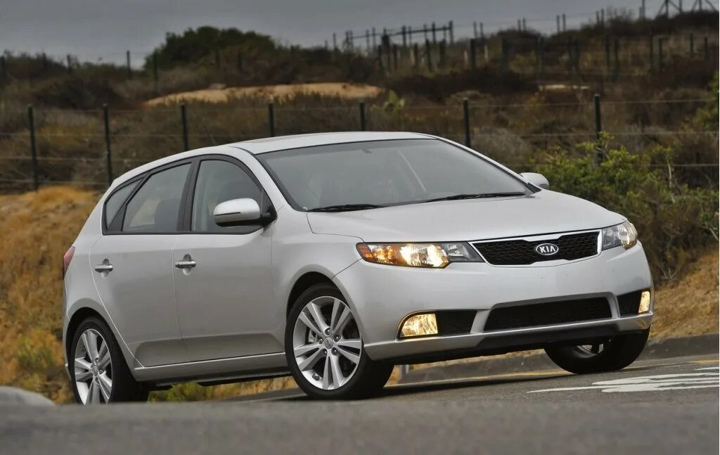 Cerato 2 поколения. Kia cerato 2 hatchback. Kia cerato koup. кия серато 2 поколения. Cerato 2 поколения.