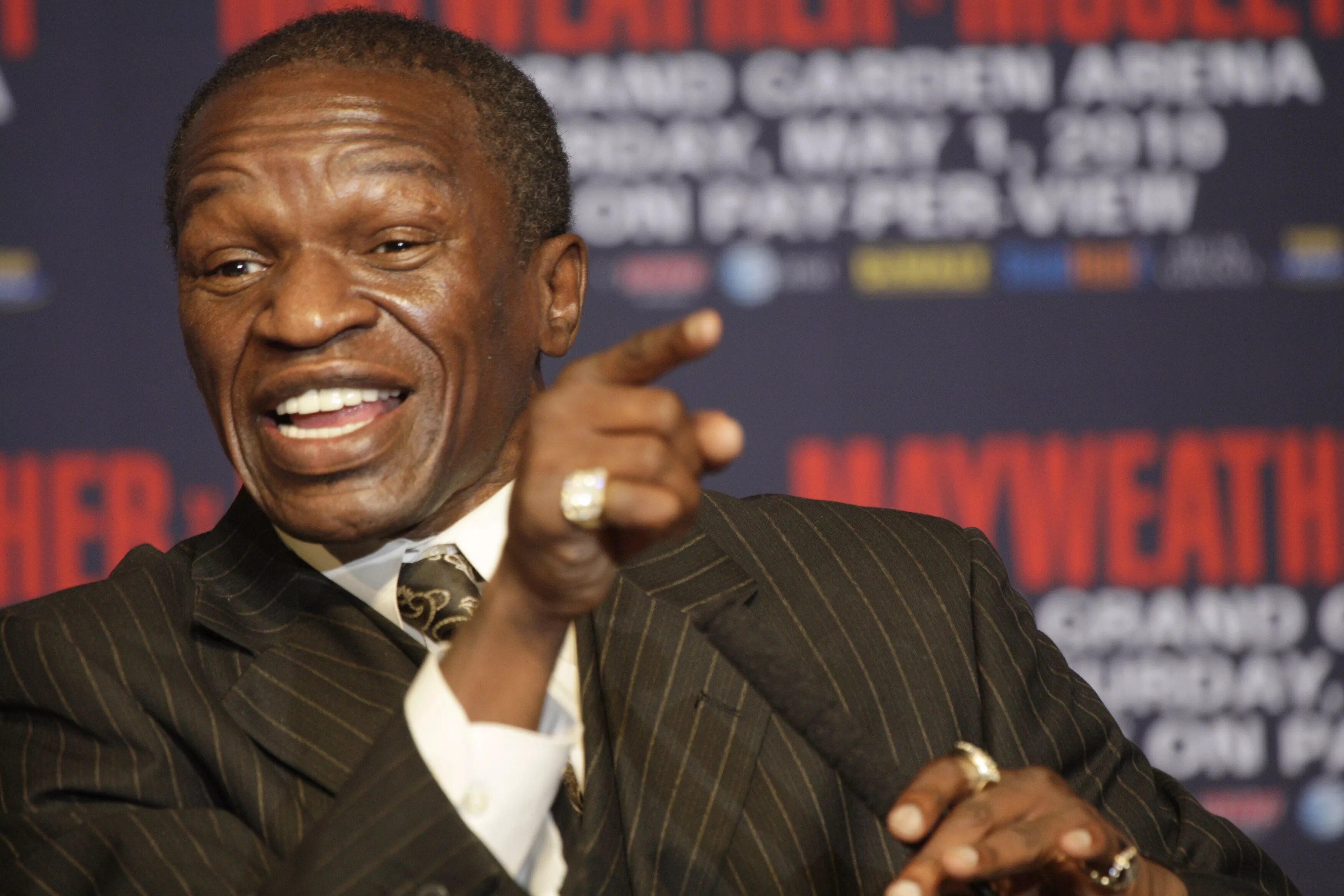 Floyd mayweather sr. Мейвезер старший фото. Флойд старший. Флойд мейвезер старший и младший. Флойд мейвезер отец.