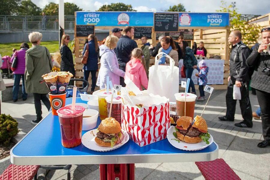 Фестиваль уличной еды. Kaliningrad street food. Уличная еда в калининграде. Калининград стрит фуд фестиваль. Уличная еда в калининграде.