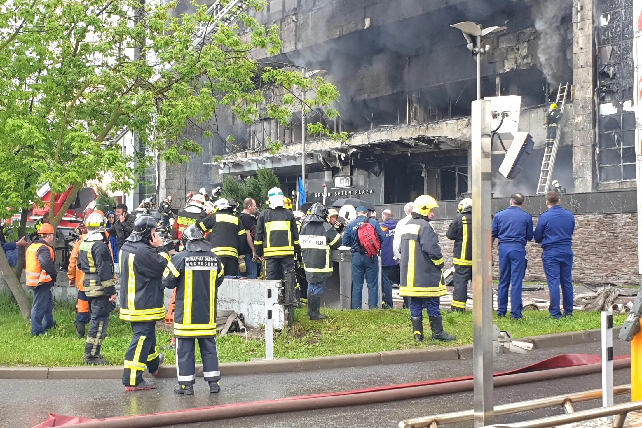 Новости бц. Пожар в Сетунь Плаза в Москве. Пожар в бизнес-центре "Гранд Сетунь Плаза". Пожар в бизнес центре в Москве 3 июня 2022. Пожар.