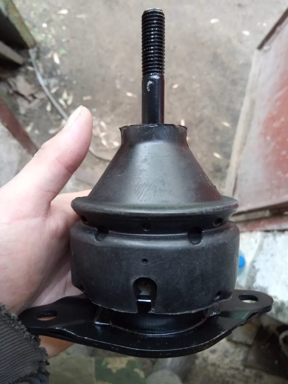 Подушка двигателя фрилендер 2 дизель 2. Левая подушка двигателя ваз 2110. Подушка двигателя febi 07145. Гидро подушка опоры двигателя i40. Подушка двигателя солярис 1.