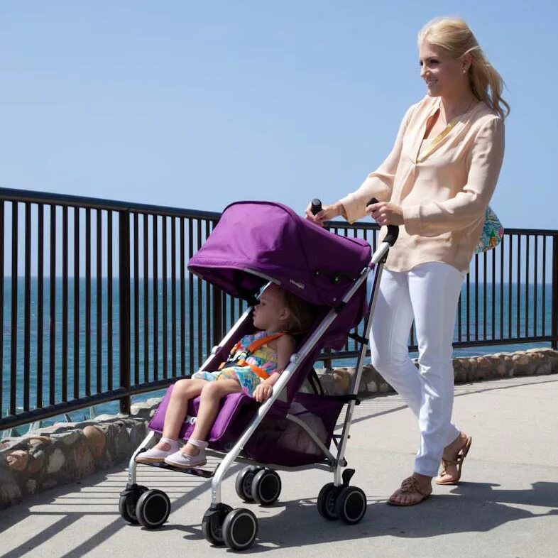 Яркая прогулочная коляска. Коляска прогулочная легкая для путешествий. Летние коляски для малышей. Прогулочная коляска для новорожденных летом. Какая коляска лучше для ребенка