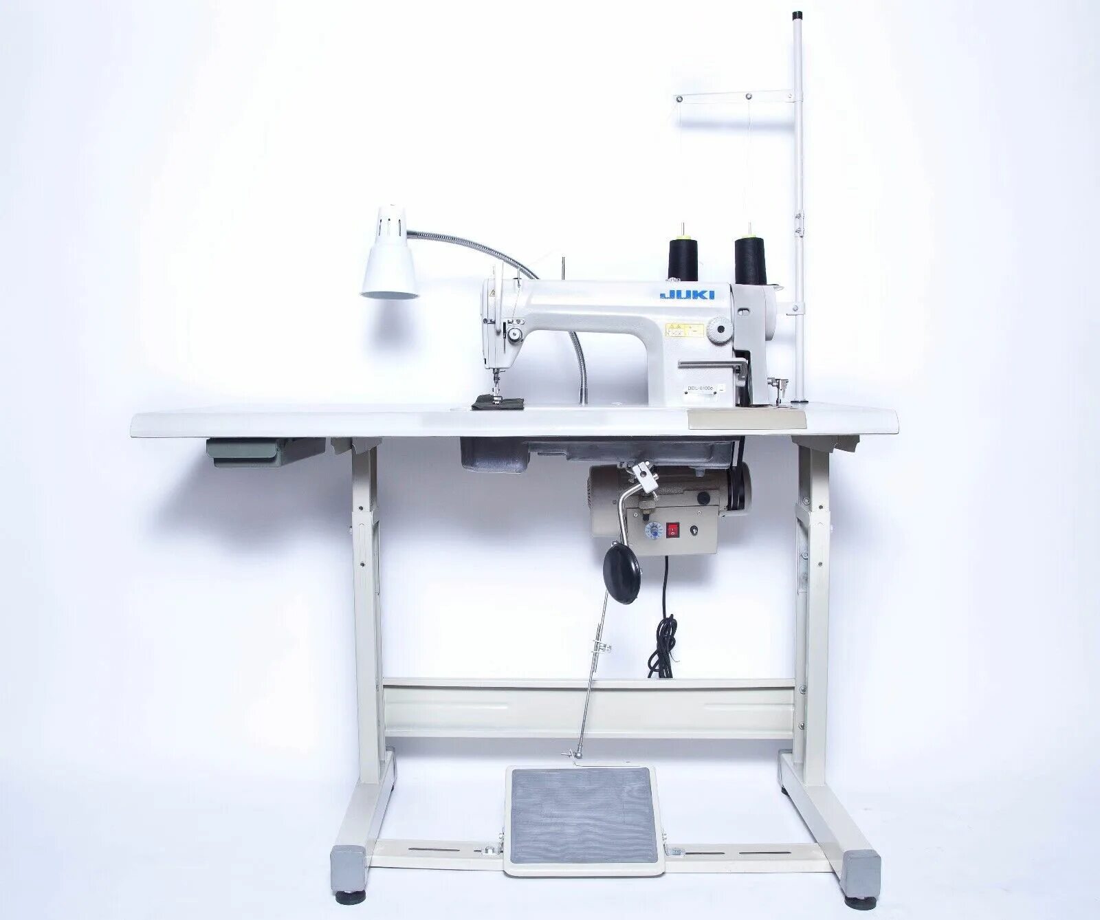 Juki DDL-8700. Juki DDL-8700h. Промышленная швейная машина Juki DDL-8700 со столом. Juki DDL-8700 H со столом.