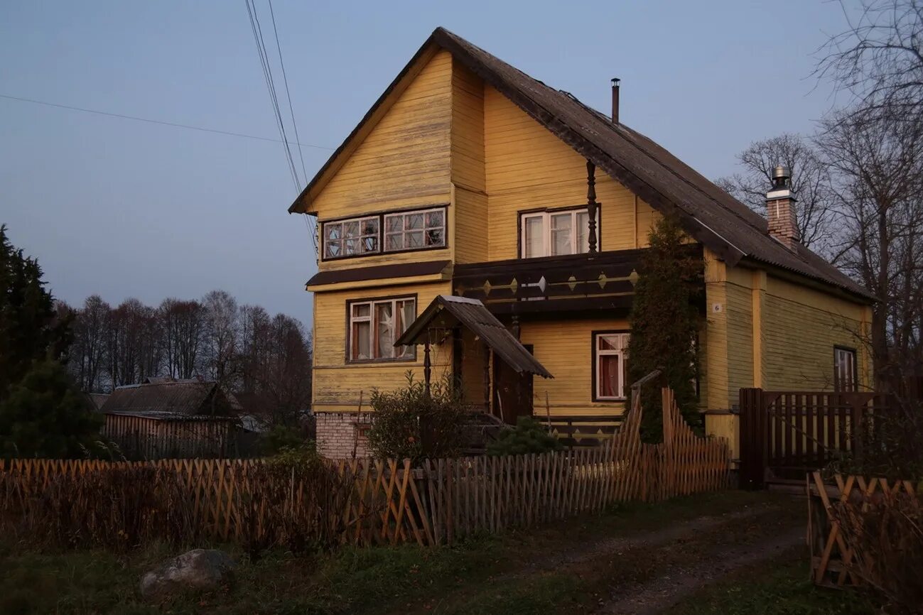 Холм новгород. Деревня холм Новгородская область. Урицкого 27 холм Новгородская область. Город холм Новгородской области Середа. Гостиница Ловать холм Новгородская область.