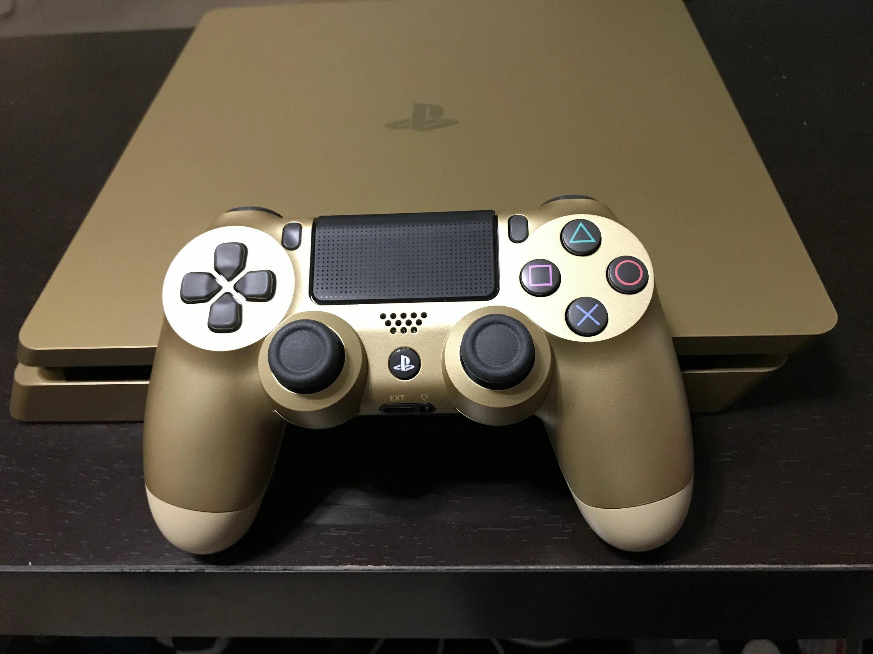 Ps4 gold edition. Ps4 Slim Gold. Sony ps4 Slim Gold. Дуалшок 4 золотой. Dualshock 4 ps1 Edition.