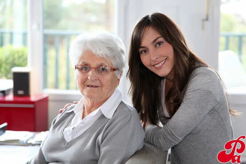 Две женщины средних лет. Older women younger women 5. Женщина в возрасте. Пожилая девушка. Older women younger women 5.
