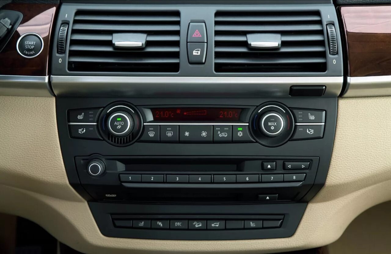 Панель бмв х5. Bmw x5 e70 2007. бмв х5 е70 климат. bmw e70 климат контроль. магнитола на bmw x5 e70.