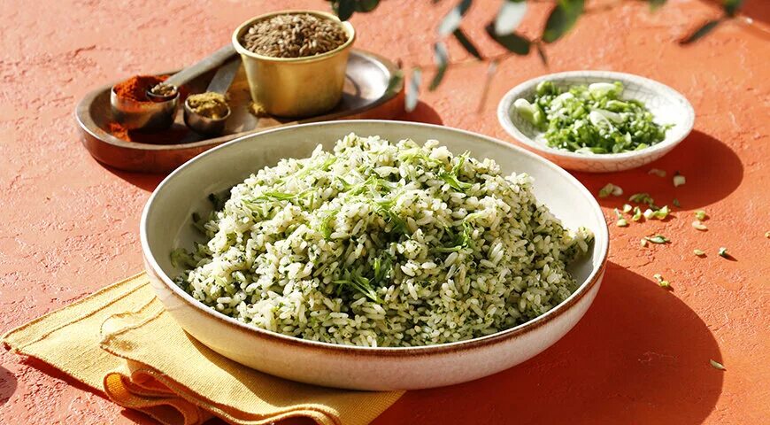 Рис зеленый с петрушкой. Зеленый рис. Рис с зеленью. Рис с кинзой. Рис green.