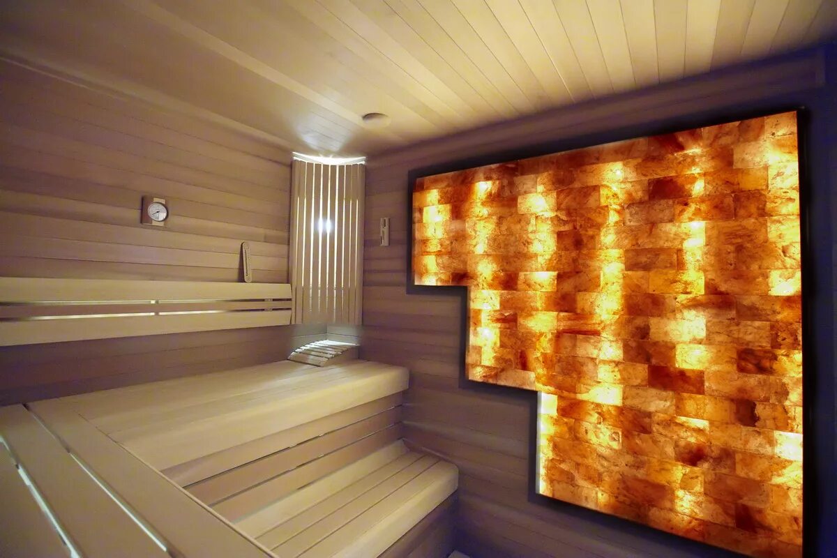 Соляное панно. Соляное панно. Парилка сауна соляная стена. Стена в парилке из гималайской соли. Соляное панно.