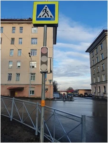 Светофор мурманск. Сердобск торговый центр. Светофор североморск. Нижегородская 32 светофор магазин. Светофор североморск.