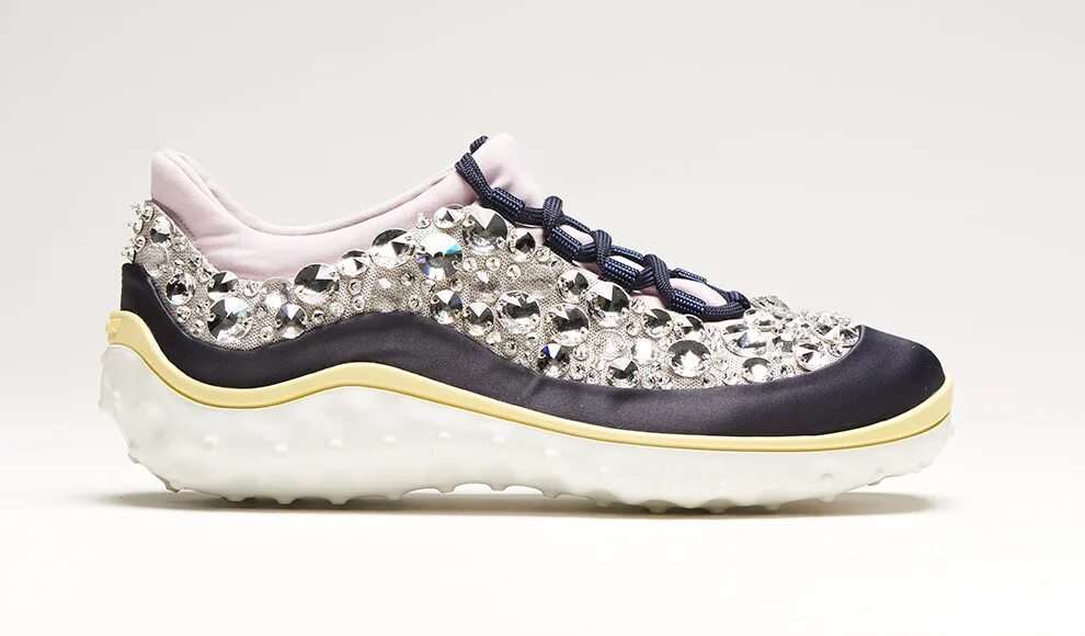 Miu miu со стразами. Кеды миу миу розовые. Кеды миу миу черные. Кеды miu miu. Miu miu кроссовки.